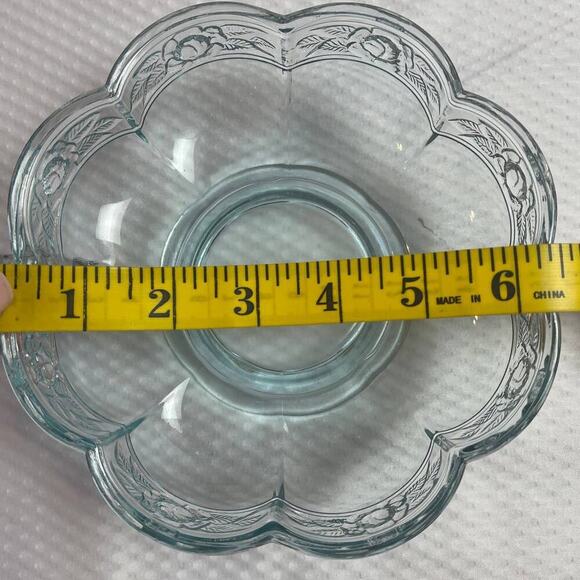 Vintage Clear Glass Bowl with Handles Floral Design Candy Dish - Picture 9 of 10